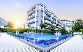 Hotel Ambassador Suites 3*